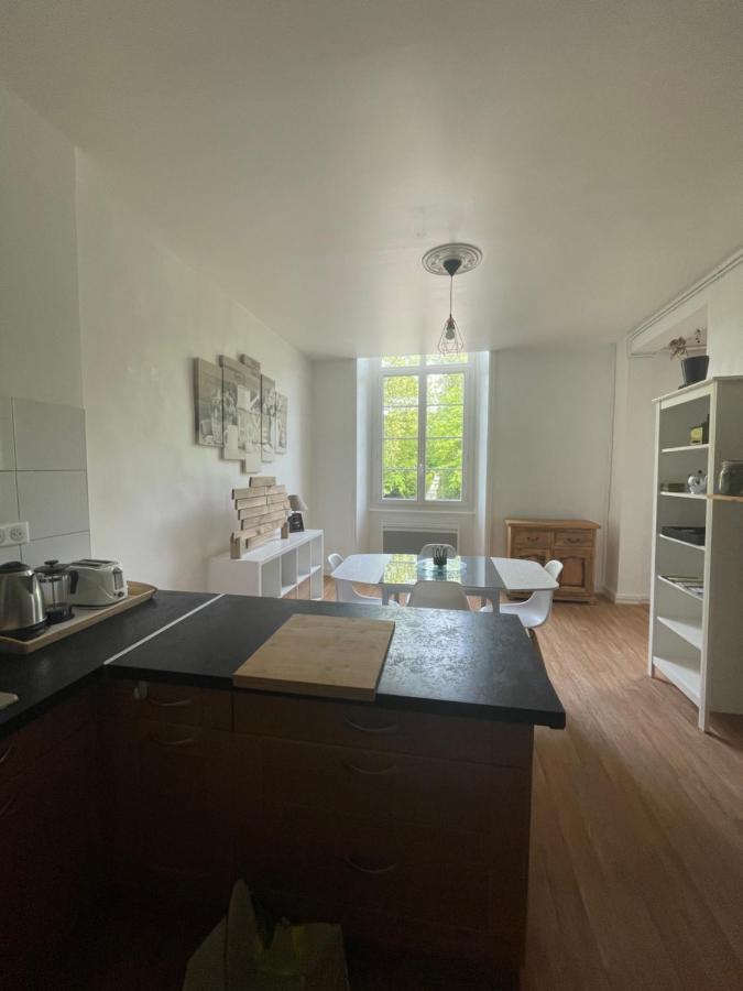 Le Chateau Emile Loubet - Appartement Entier La Bégude-de-Mazenc Eksteriør billede
